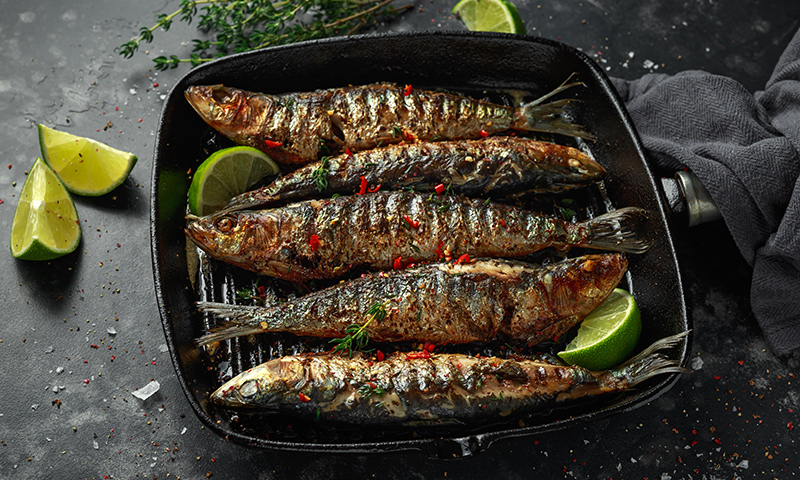 Sardinas a la brasa con salsa de guindilla