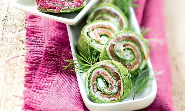 Dúo de rollitos de salmón y remolacha Dúo de rollitos de salmón y remolacha