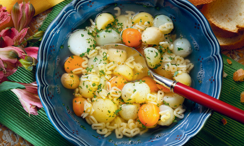 Sopa de letras con bolitas de la huerta