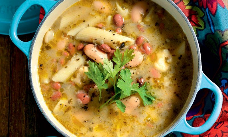 Macarrones con alubias guisadas