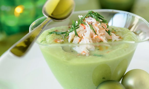Gazpacho de aguacate con carne de cangrejo