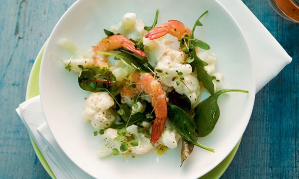 Flores de coliflor con gambas Flores de coliflor con gambas
