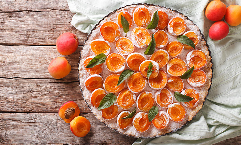 Tarta de almendra y albaricoques