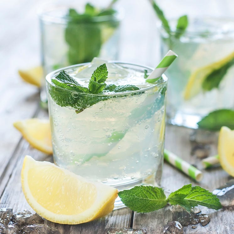 Limonada de pepino, limón y romero
