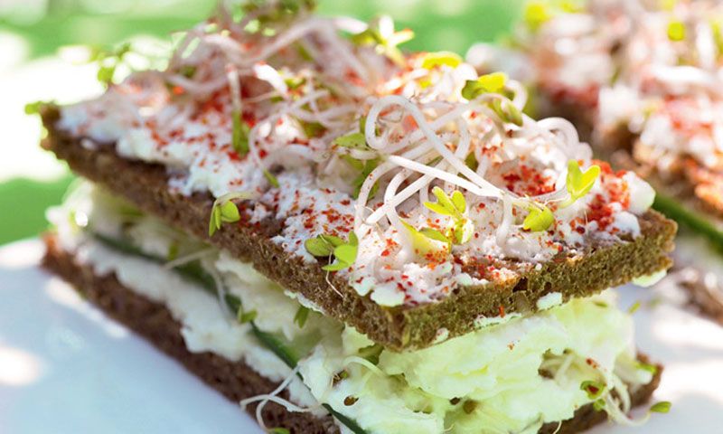 Sándwich de pepino y col china