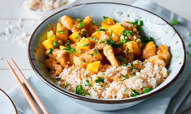 Pollo al mango y cuscús de coliflor Pollo al mango y cuscús de coliflor