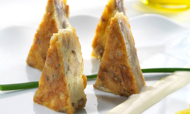 Tortilla crujiente de patata y cebolla