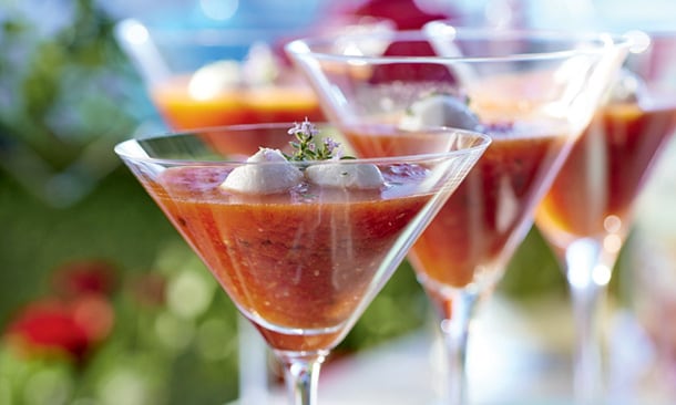 Gazpacho de piquillos con mozzarella