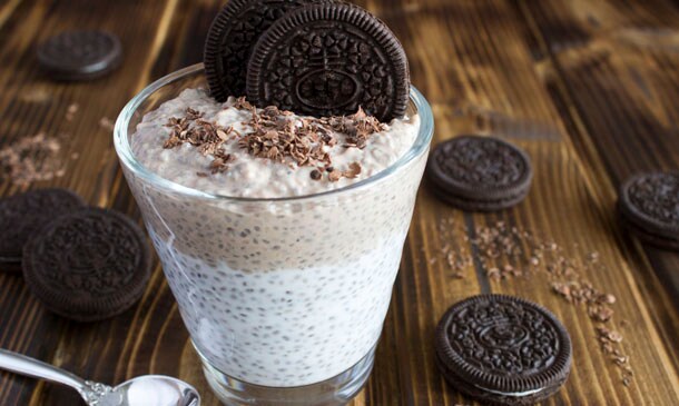 Pudin de chía con chocolate y galletas Oreo Pudin de chía con chocolate y galletas Oreo