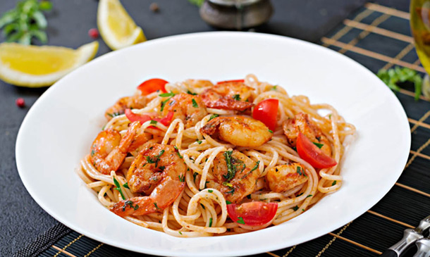 Pasta 'gourmet': espaguetis con gambas rojas