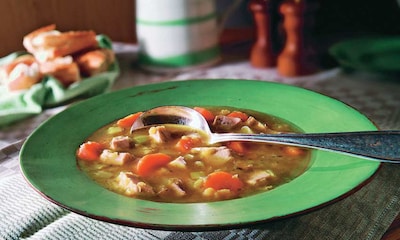 Sopa minestrone de pavo al aroma de tomillo