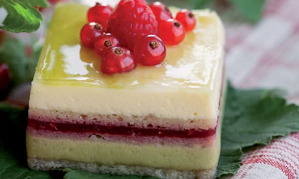 Pastel de arándanos rojos y lima Pastel de arándanos rojos y lima