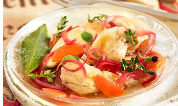Perdices en escabeche con cebolla roja y tomate encurtidos Perdices en escabeche con cebolla roja y tomate encurtidos