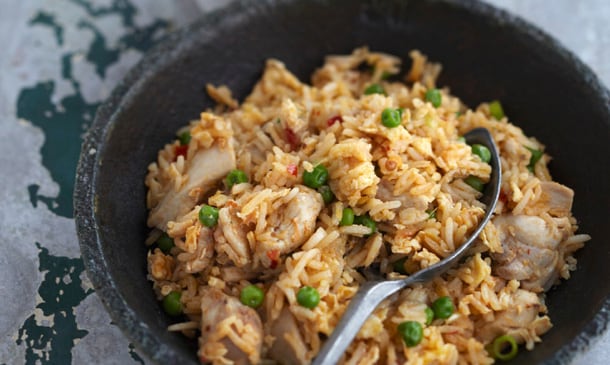 Arroz chino fácil con pollo y guisantes Arroz chino fácil con pollo y guisantes