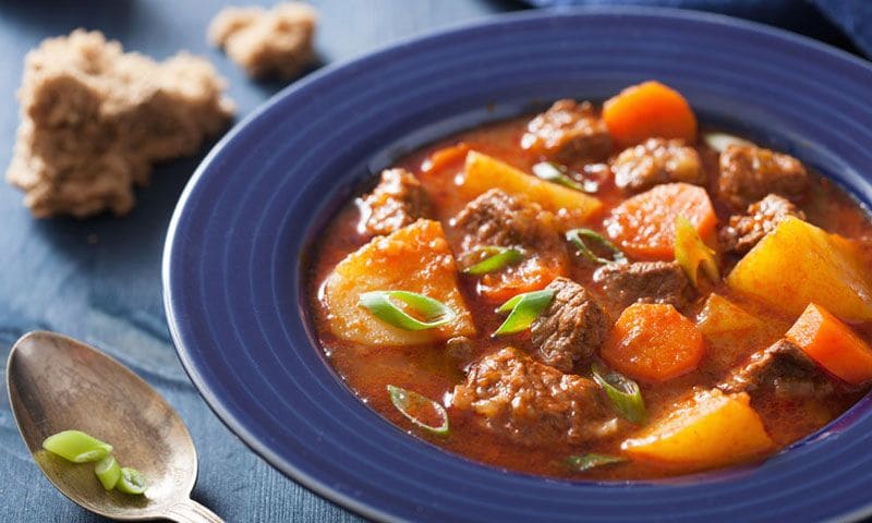 Guiso de carne con patatas fácil y reconfortante