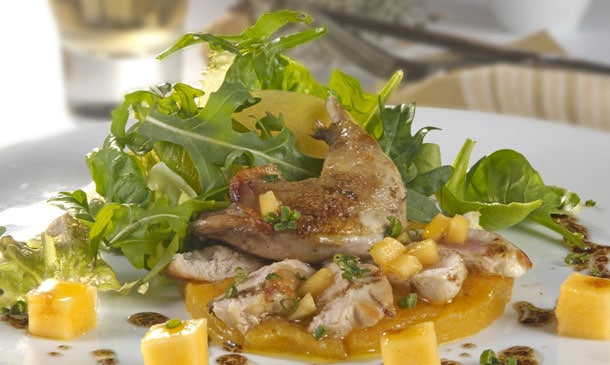 Ensalada de perdiz y kaki Ensalada de perdiz y kaki