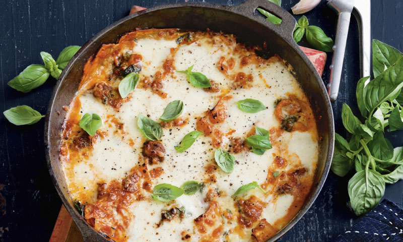 Pizza 'porcini e funghi' con masa de garbanzos