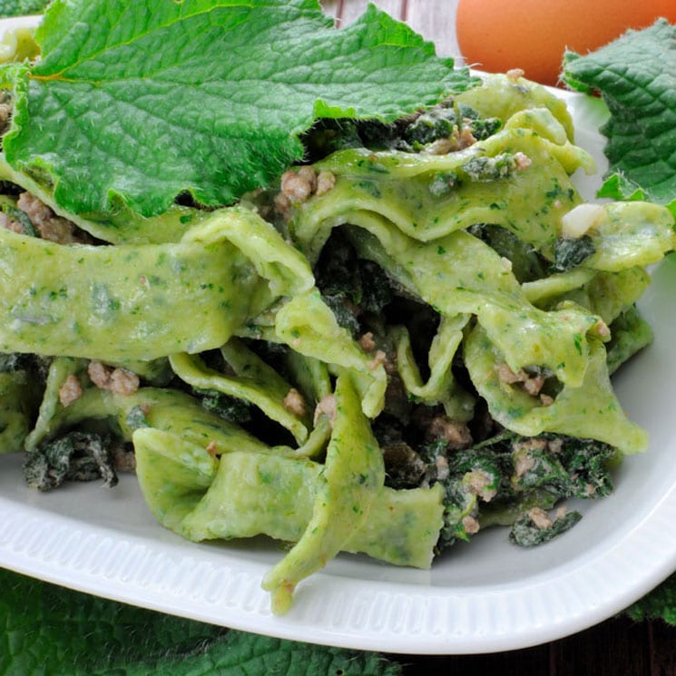 Tallarines Con Hoja De Borraja Y Carne Picada