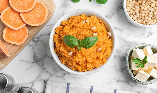 Puré de boniato con piñones Puré de boniato con piñones