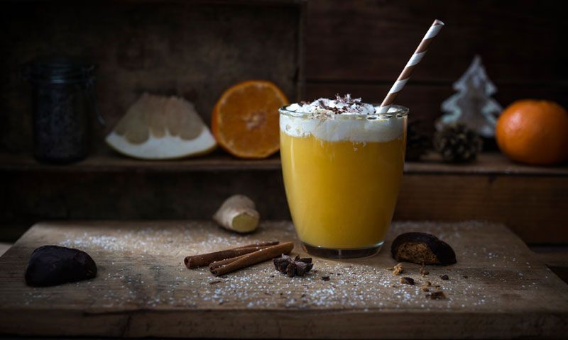 Ponche navideño de mandarina con jengibre y nata de soja