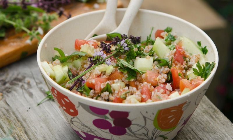 Tabulé con pepino, tomate y menta