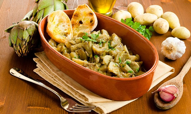 Guiso de alcachofas con patatas Guiso de alcachofas con patatas