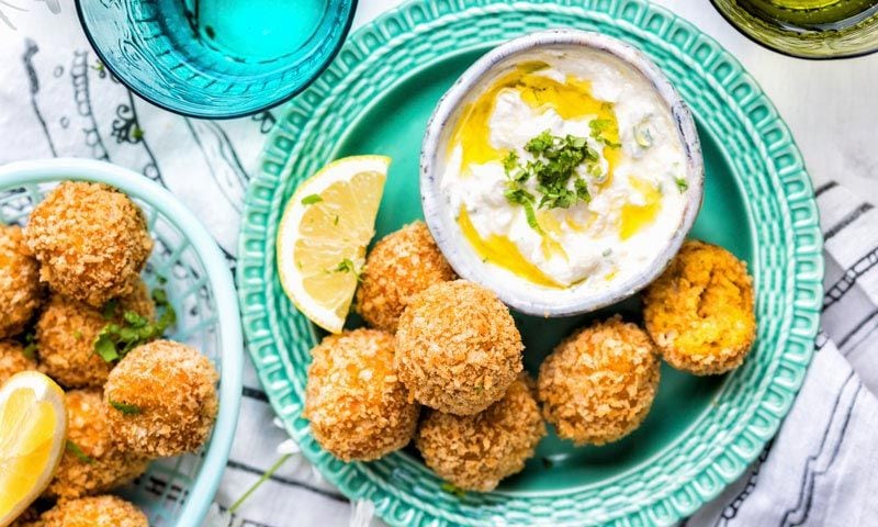 Albóndigas vegetarianas con salsa de yogur