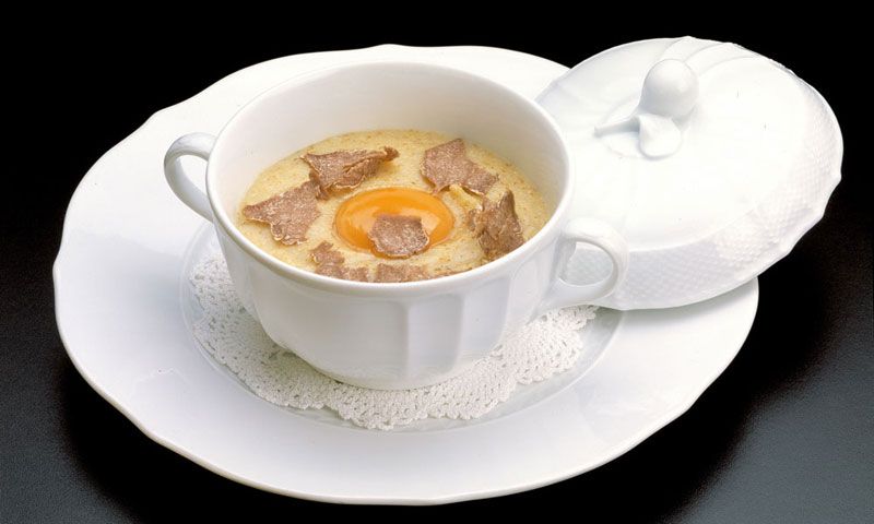Polenta con trufa y yema de huevo