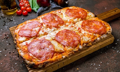 Pizza romana con pepperoni
