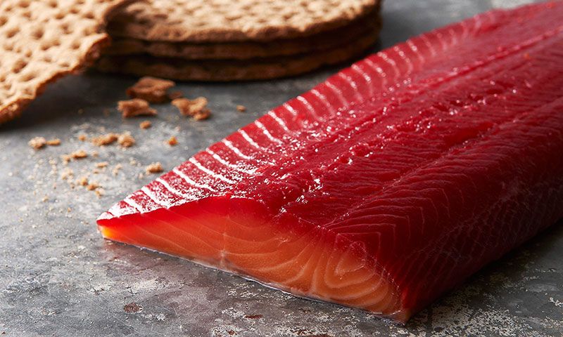 Salmón marinado con remolacha