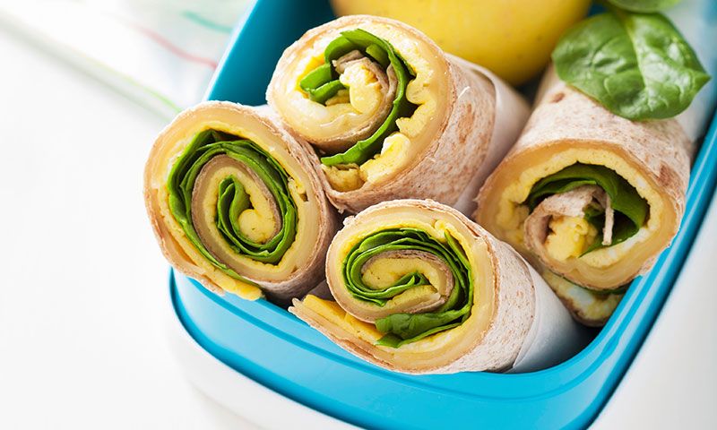 Burritos de tortilla con espinacas