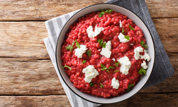 Risotto de cebada con remolacha y queso de cabra