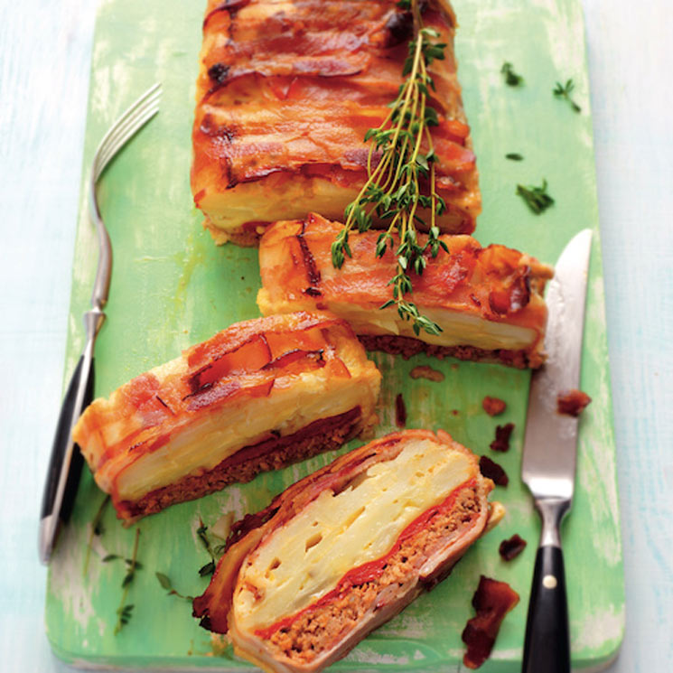 Pastel De Carne Y Tortilla De Patata Envuelta En Beicon