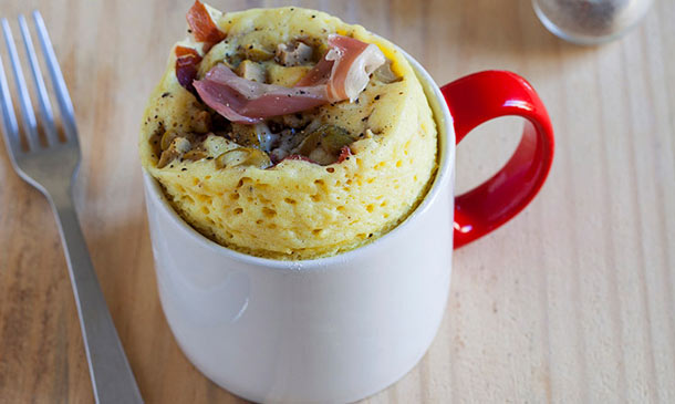 Quiche de jamón y champiñones al microondas Quiche de jamón y champiñones al microondas