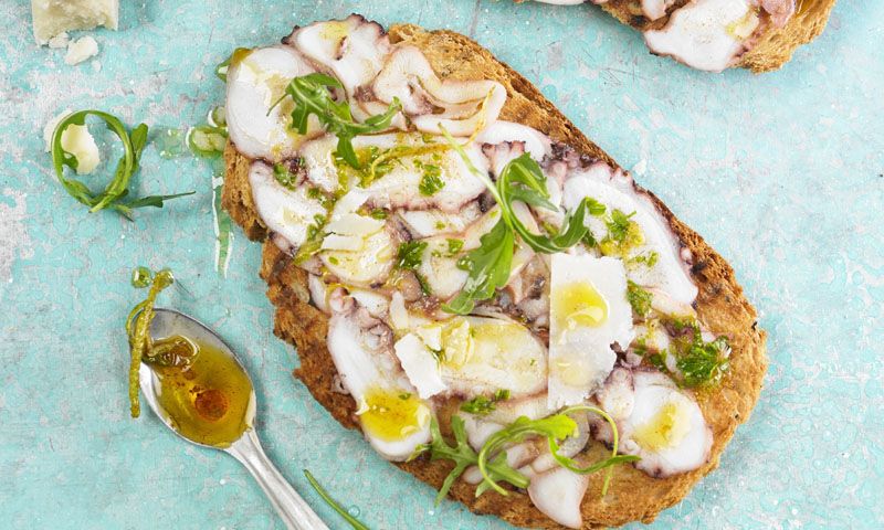 'Bruschetta' de pulpo y parmesano