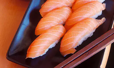Niguiri sushi de salmón