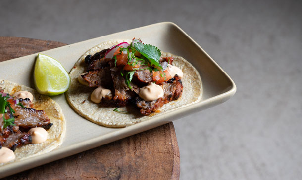 Tacos de chingón ibérico con 'kimchi'