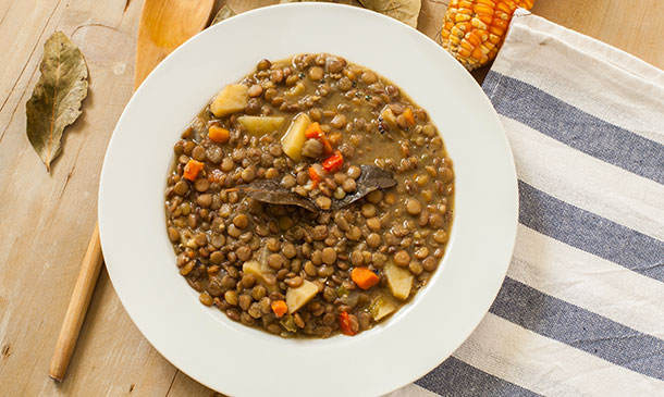Lentejas estofadas, una receta sin grasas y llena de sabor Lentejas estofadas, una receta sin grasas y llena de sabor