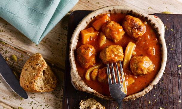 Albóndigas con sepia y salsa de tomate Albóndigas con sepia y salsa de tomate