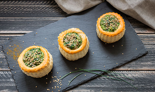 Tartaletas rellenas de espinacas a la crema Tartaletas rellenas de espinacas a la crema