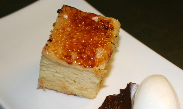 Torrija 'brioche' con helado de vainilla Torrija 'brioche' con helado de vainilla