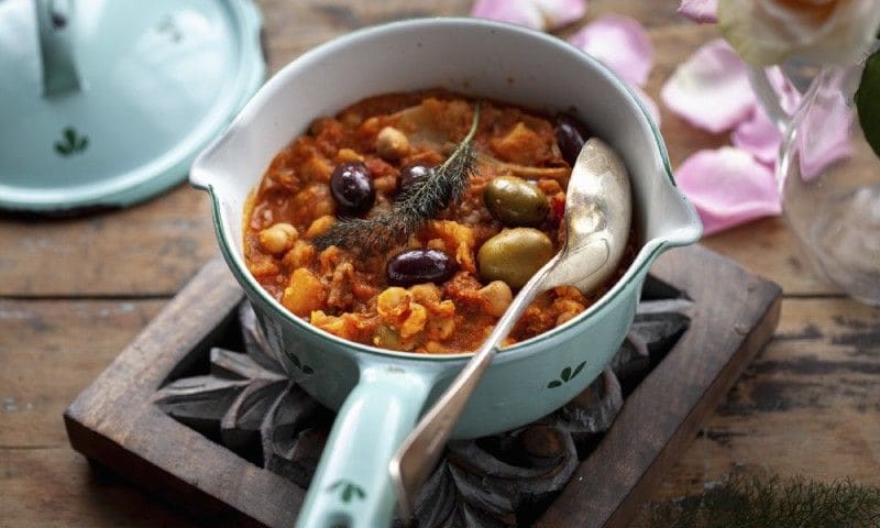 Potaje de garbanzos con hinojo y aceitunas de kalamata