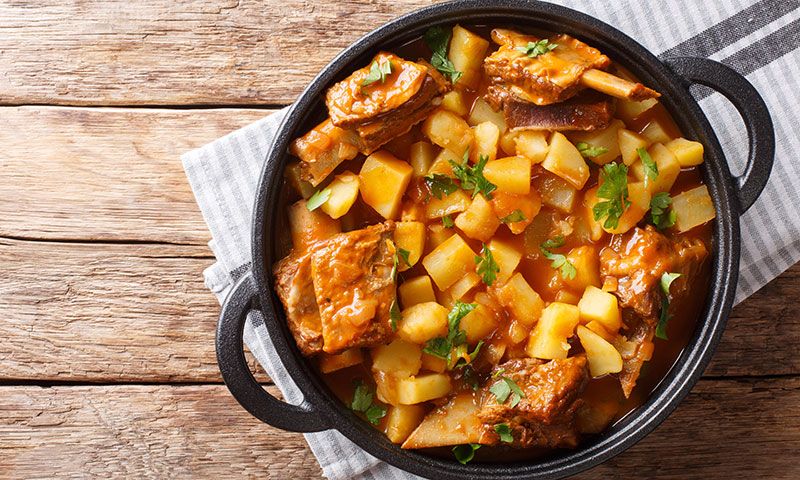 Guiso de costillas de ternera con patatas