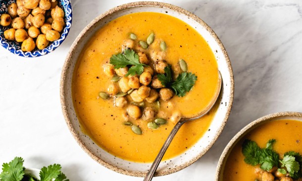 Crema de boniato con garbanzos crujientes Crema de boniato con garbanzos crujientes