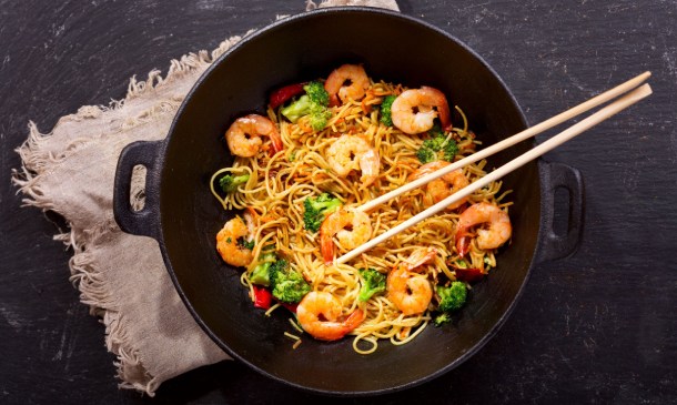 'Noodles dan dan' con gambas y bimi 'Noodles dan dan' con gambas y bimi
