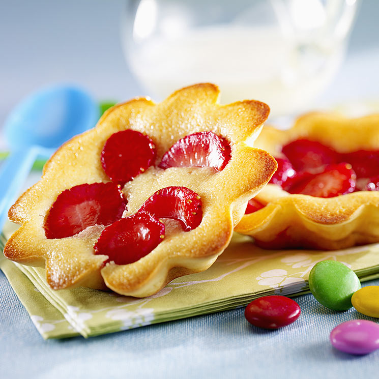 'Financiers' de flores con fresa