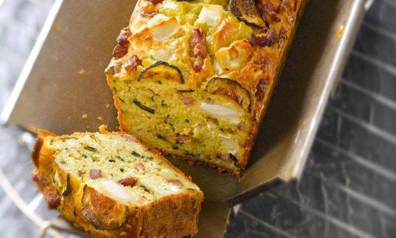 Pastel de calabacín, beicon y queso de cabra