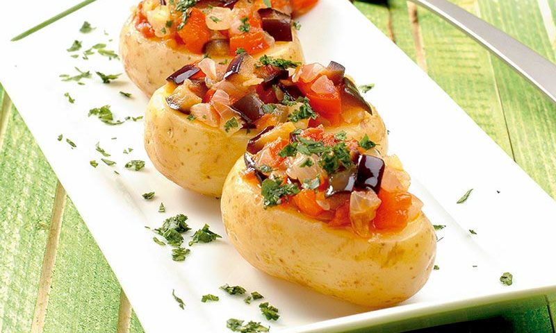 Patatas rellenas de verduras y soja