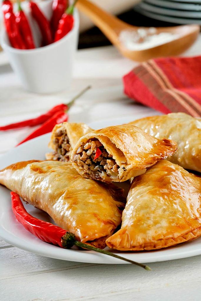 Empanadillas de carne con chile y pasas Empanadillas de carne con chile y pasas