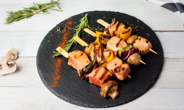 Brochetas de atún y verduras Brochetas de atún y verduras